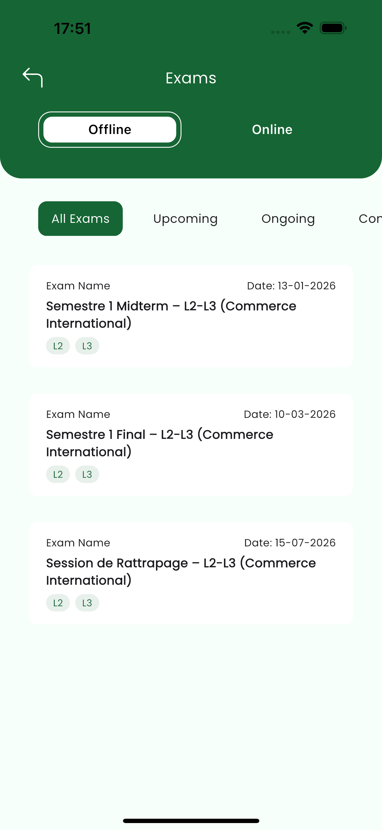 Liste des examens en classe avec les filtres Tous / À venir / En cours et des cartes indiquant les dates