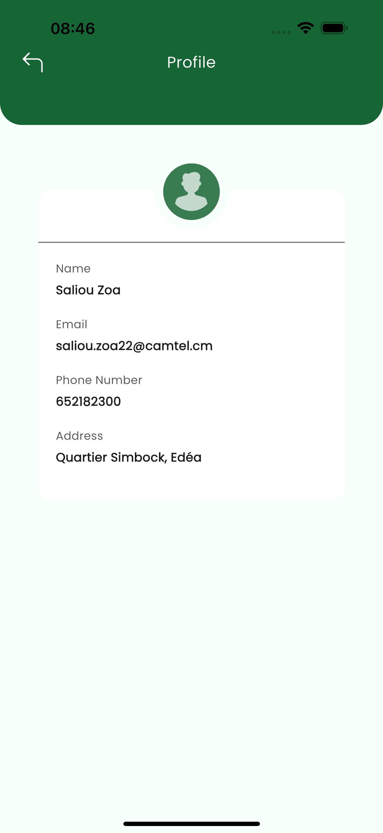 Écran de profil parent affichant le nom, l'e-mail, le numéro de téléphone et l'adresse