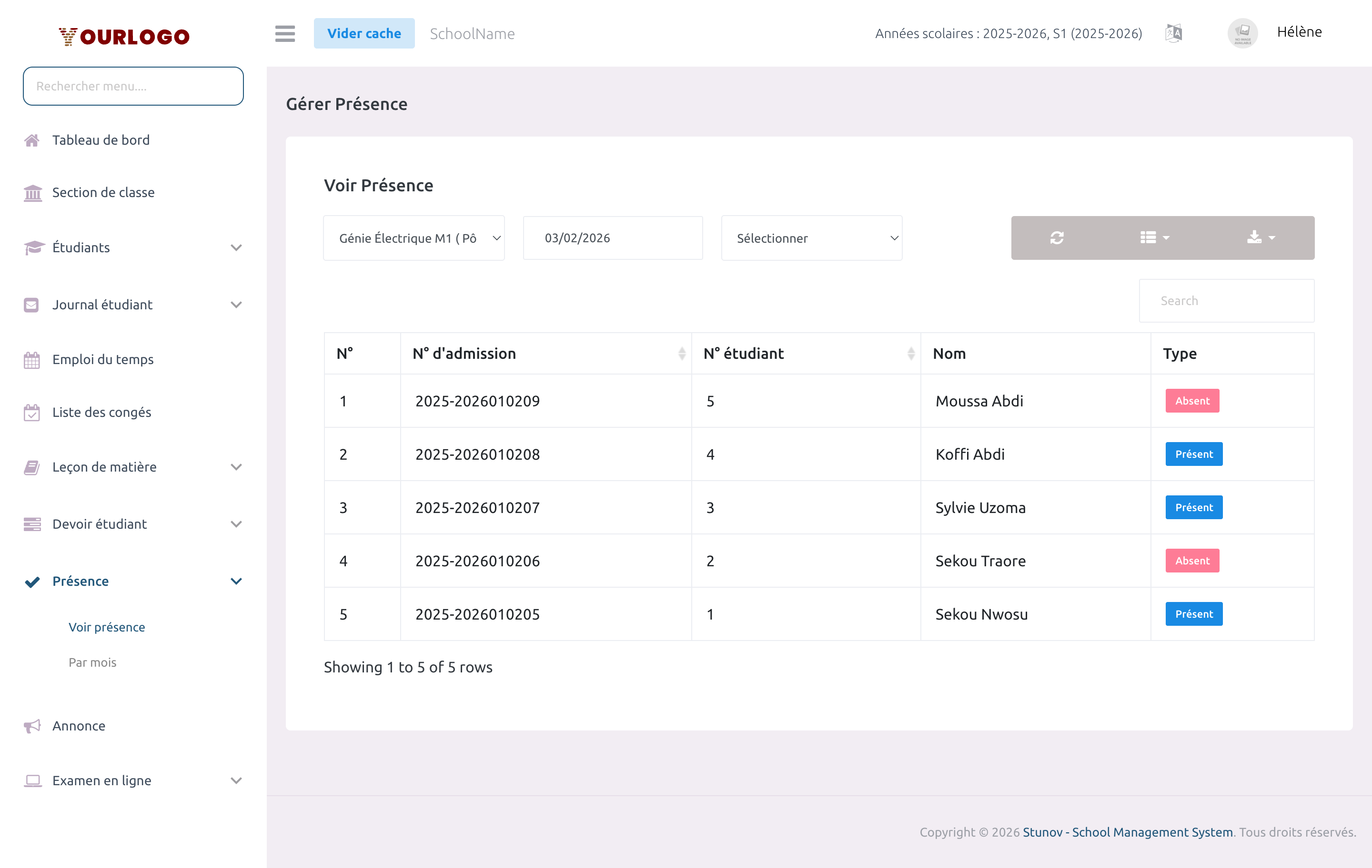 Page de consultation des présences montrant les filtres de section de classe et de date avec une liste d'élèves affichant le statut Présent