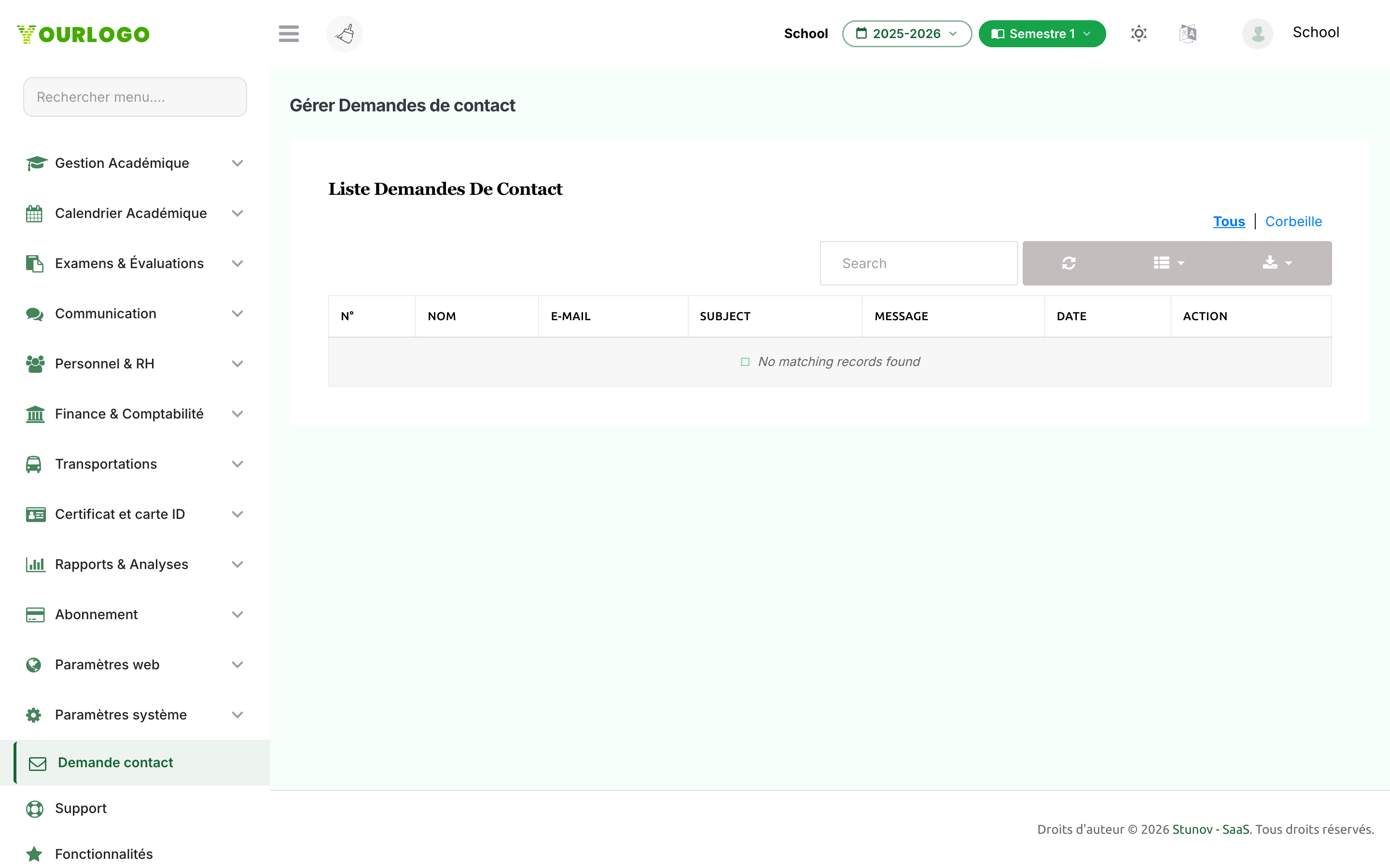 Liste des demandes de contact affichant le nom, l'e-mail, l'objet, le message et la date